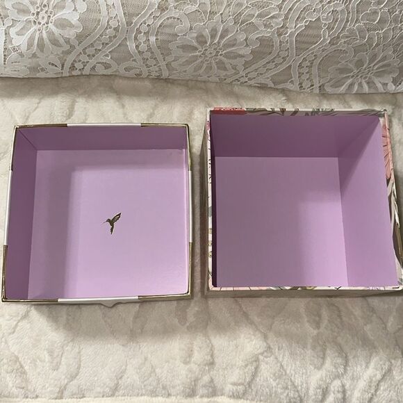 PAPYRUS Set of Two Floral Top White Lavender Bow Square Nesting Gift Boxes - Picture 6 of 15